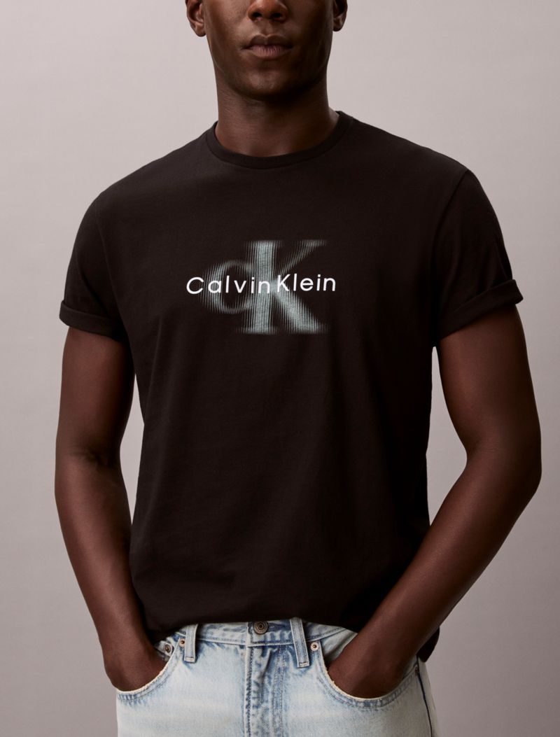 Calvin Klein Ck Fade Qrafik Crewneck T-Shirt