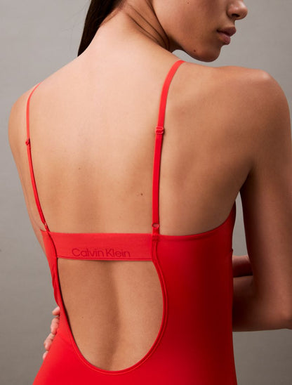 Calvin Klein Modern Logo Qadın Bir Parça Üzgüçülük Geyimi