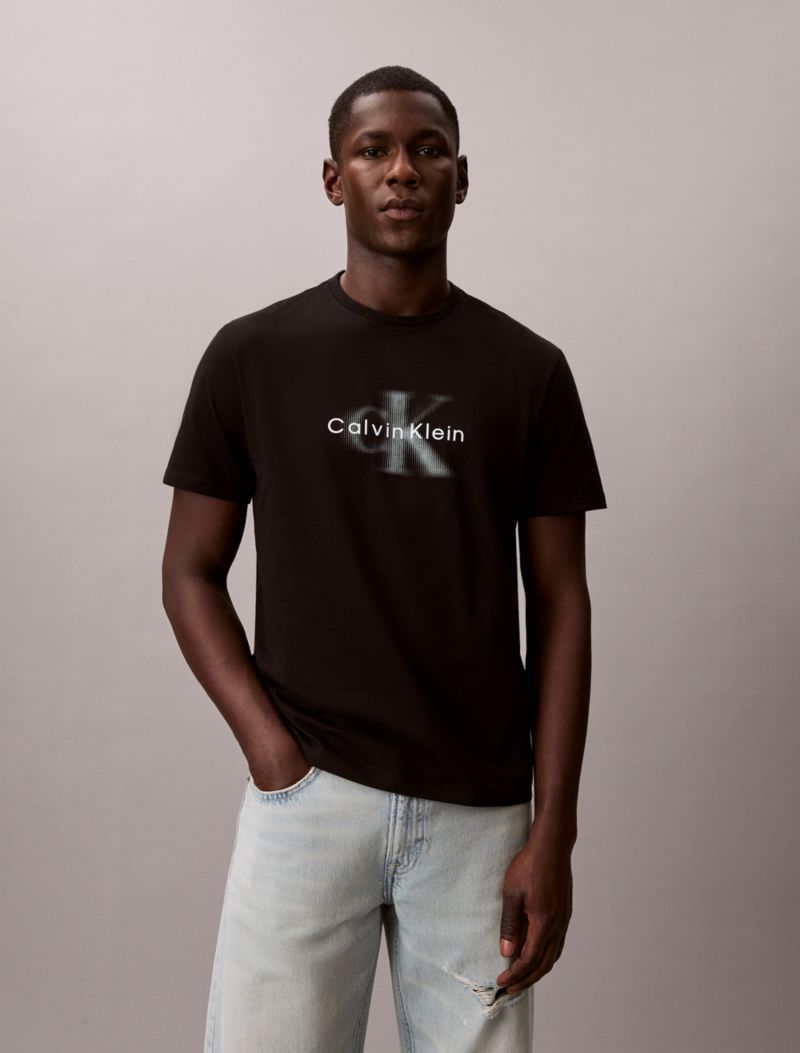 Calvin Klein Ck Fade Qrafik Crewneck T-Shirt