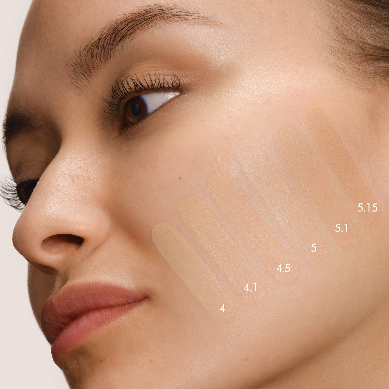 Armani Beauty Luminous Silk Natural Glow Bulanıq Maye Tonal Krem 24 Saatlıq Dayanıqlılıq YoxYox