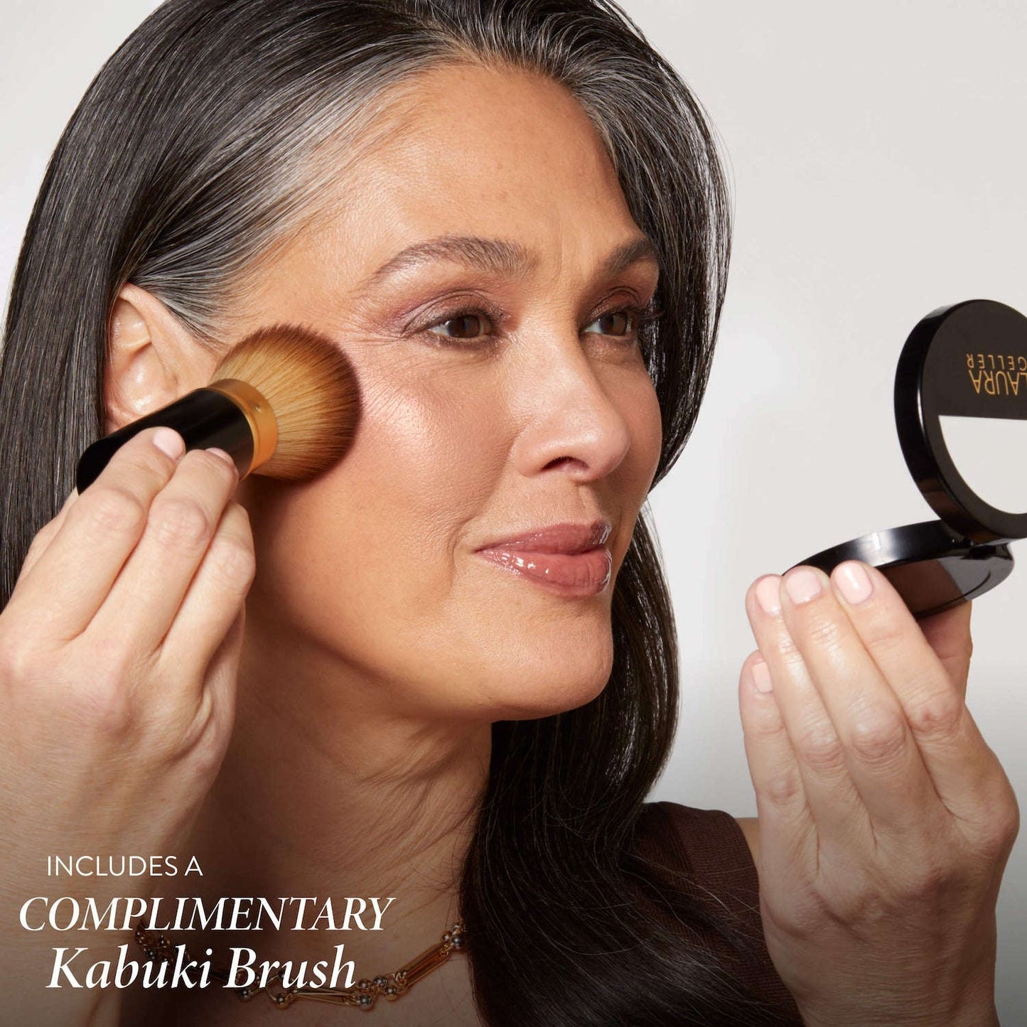 Laura Geller Balance and Brighten Rəng Korreksiyalı Baked Powder Foundation + Kabuki Fırçası YoxYox