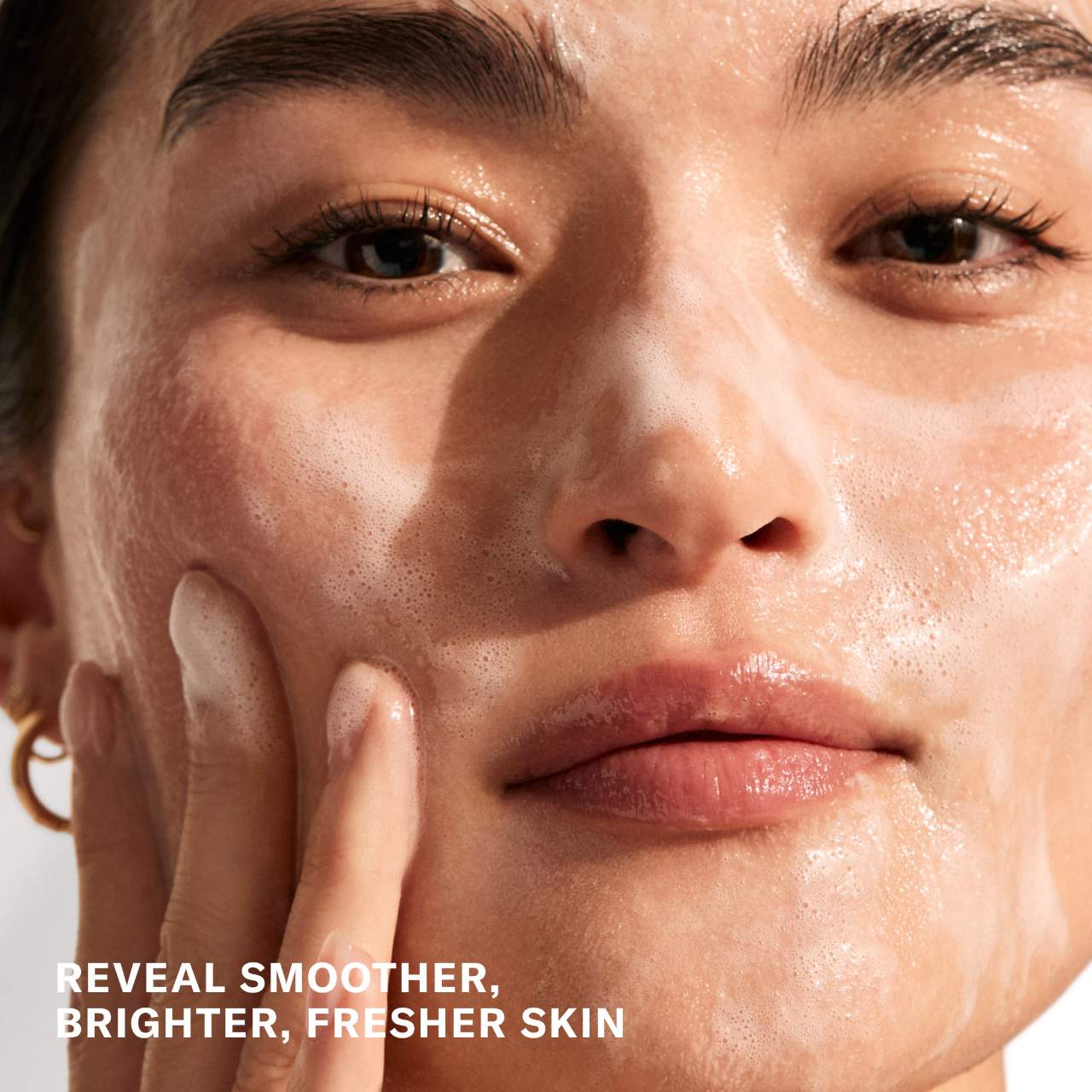 JOSIE MARAN Ananas Enzimlı Exfoliant + Aydınlatıcı Köpüklü Üz Yuma Jeli AHA-larla