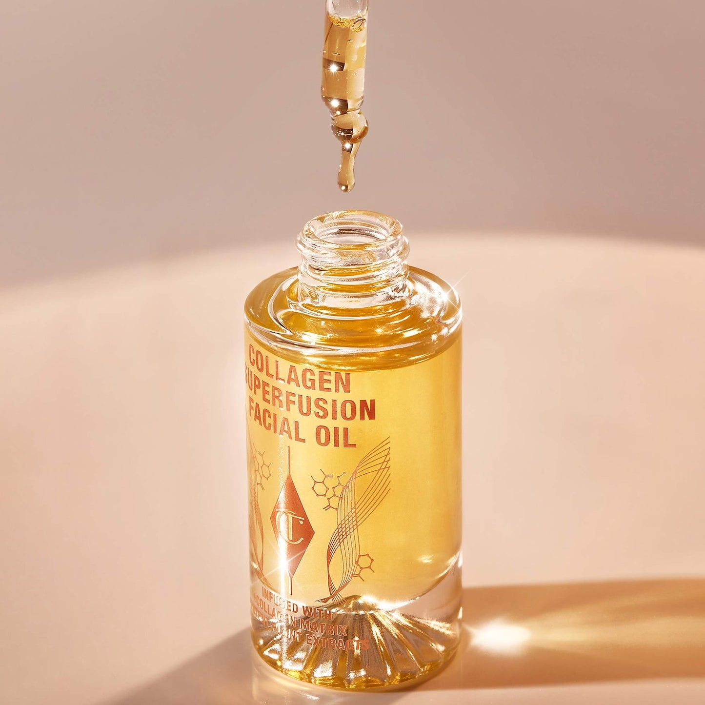 Charlotte Tilbury Collagen Superfusion Möhkəmləşdirici və Dolğunlaştırıcı Üz Yağı