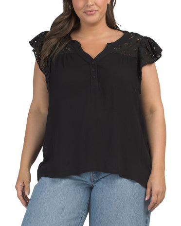 STELLA &amp; GINGER Plus Embroidered Eyelet Top With Ruffle Sleeves