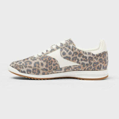Qadın Skyler Sneaker Ayakkabıları Yaddaş Köpüklü Tabanlı Universal Thread™ Açıq Qəhvəyi 9 YoxYox