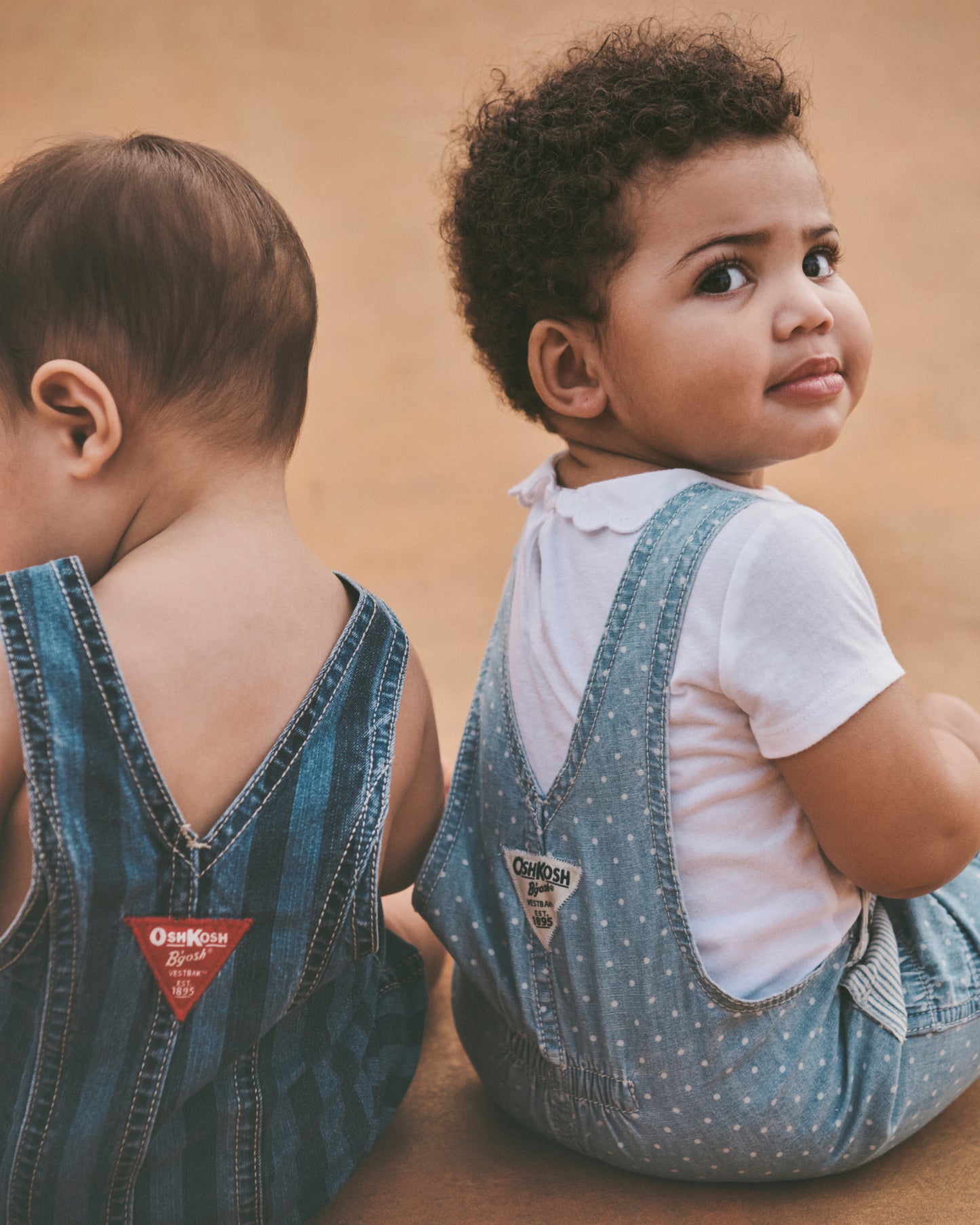 OshKosh B'gosh Uşaq Şərti Xətlər və Nöqtələr Şortall - Açıq Yuma