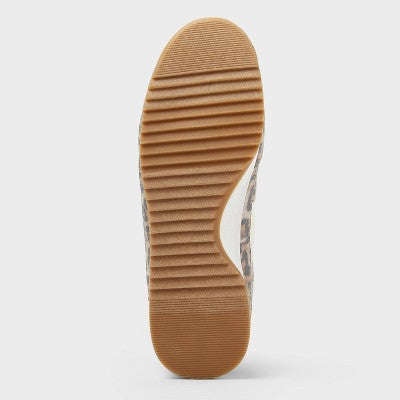 Qadın Skyler Sneaker Ayakkabıları Yaddaş Köpüklü Tabanlı Universal Thread™ Açıq Qəhvəyi 9 YoxYox