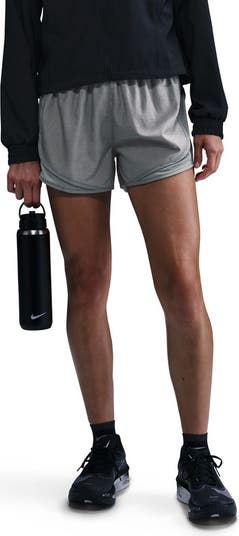 Nike Tempo Dri-FIT Orta Bel 3 İnç İdman Şortu