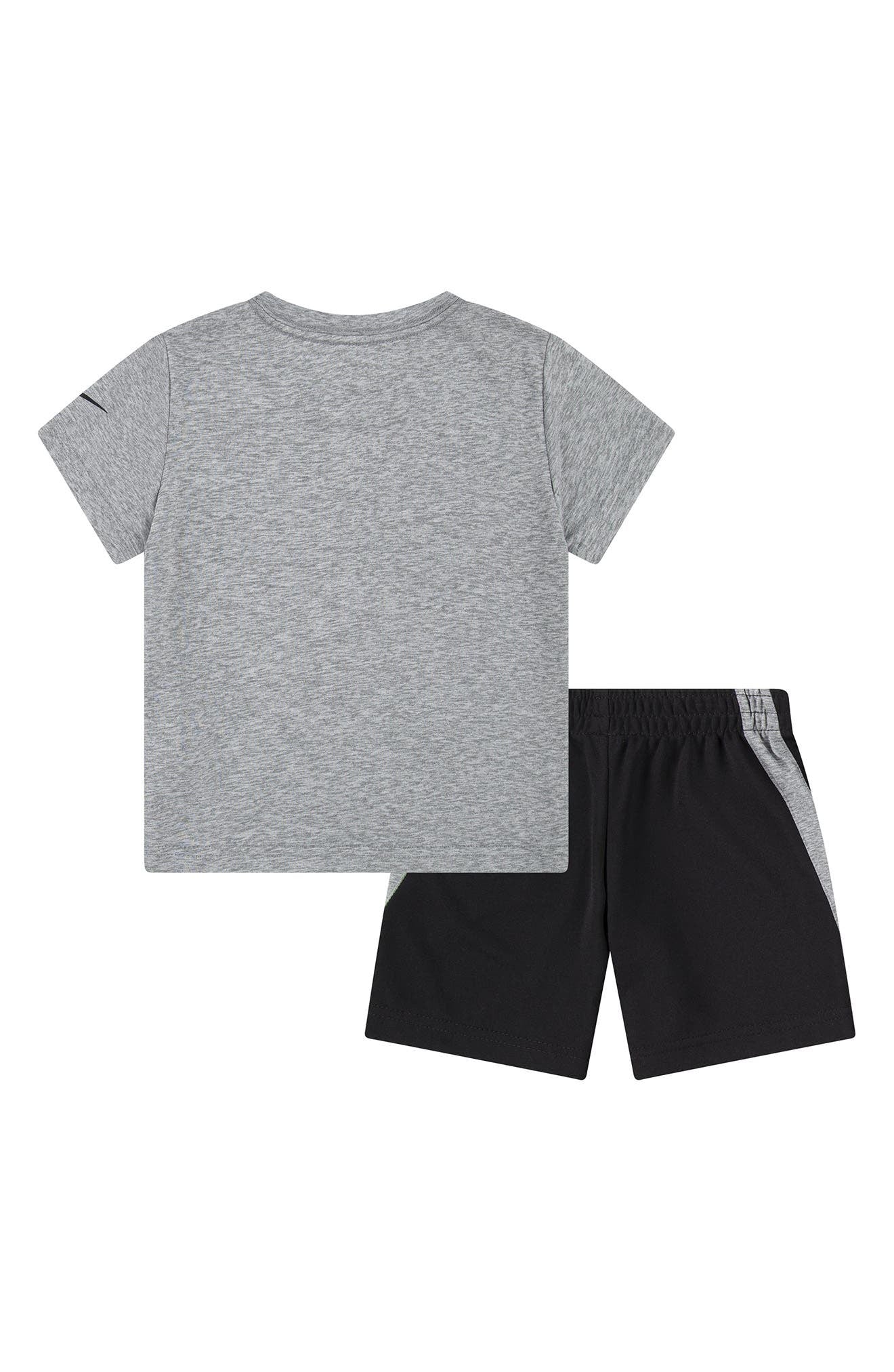 Nike Uşaq Qrafik T-Shirt və Şort Dəsti