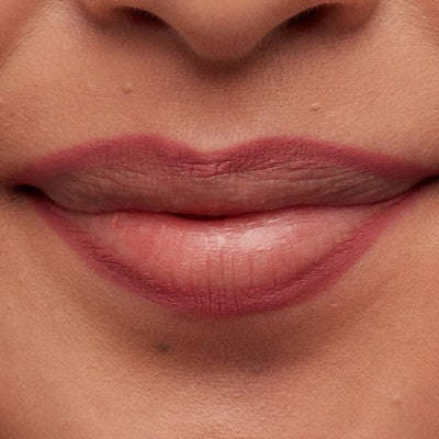 NYX Professional Makeup Suede Matte Velvet Smooth Vegan Lip Liner - Şəltən Xavyarı - 0.035oz: Mat Bitiriş, Qələm Forması, Orta Tonlar YoxYox