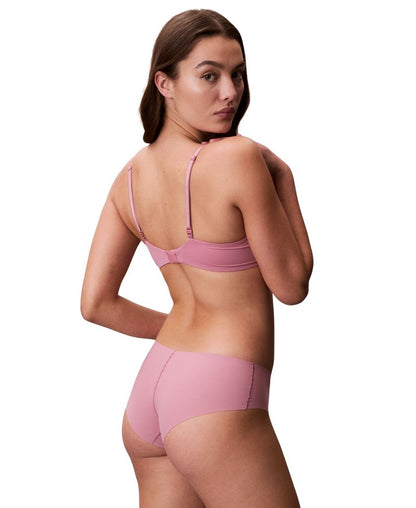 Calvin Klein Qadın Invisibles Hipster Donqalı 3-Paket QD3559