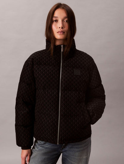Calvin Klein Monogram Üzərində Dolgu Gödəkçə