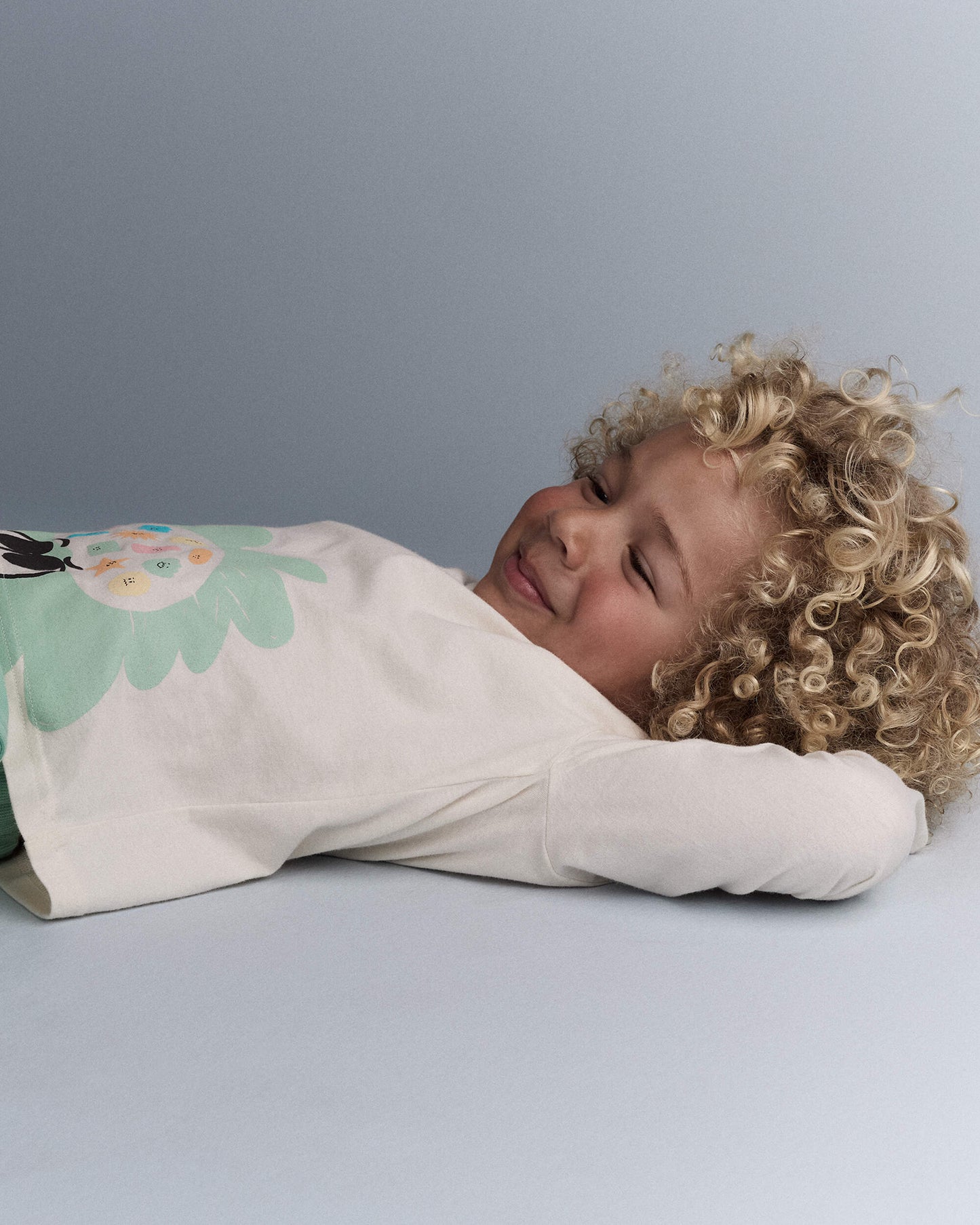 Carter's Toddler Mind Character Uzun Kollu Rahat Grafik Uşaq Köynəyi - Krem