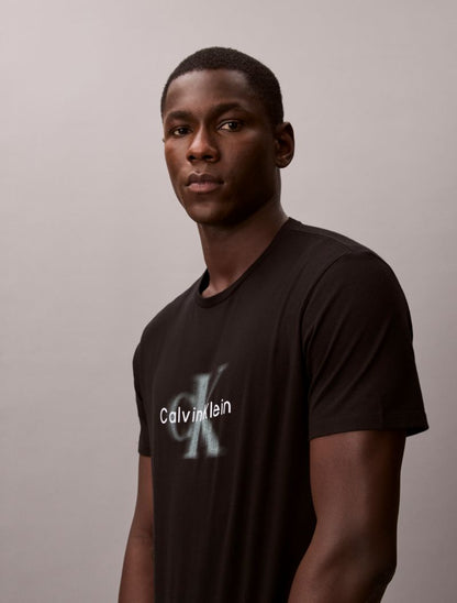 Calvin Klein Ck Fade Qrafik Crewneck T-Shirt