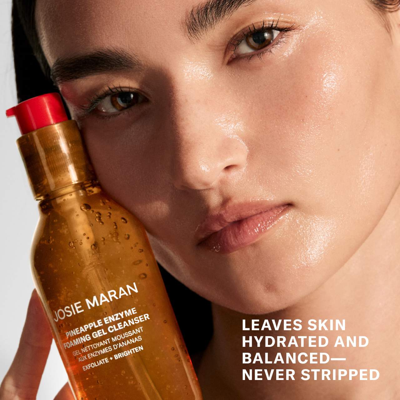 JOSIE MARAN Ananas Enzimlı Exfoliant + Aydınlatıcı Köpüklü Üz Yuma Jeli AHA-larla